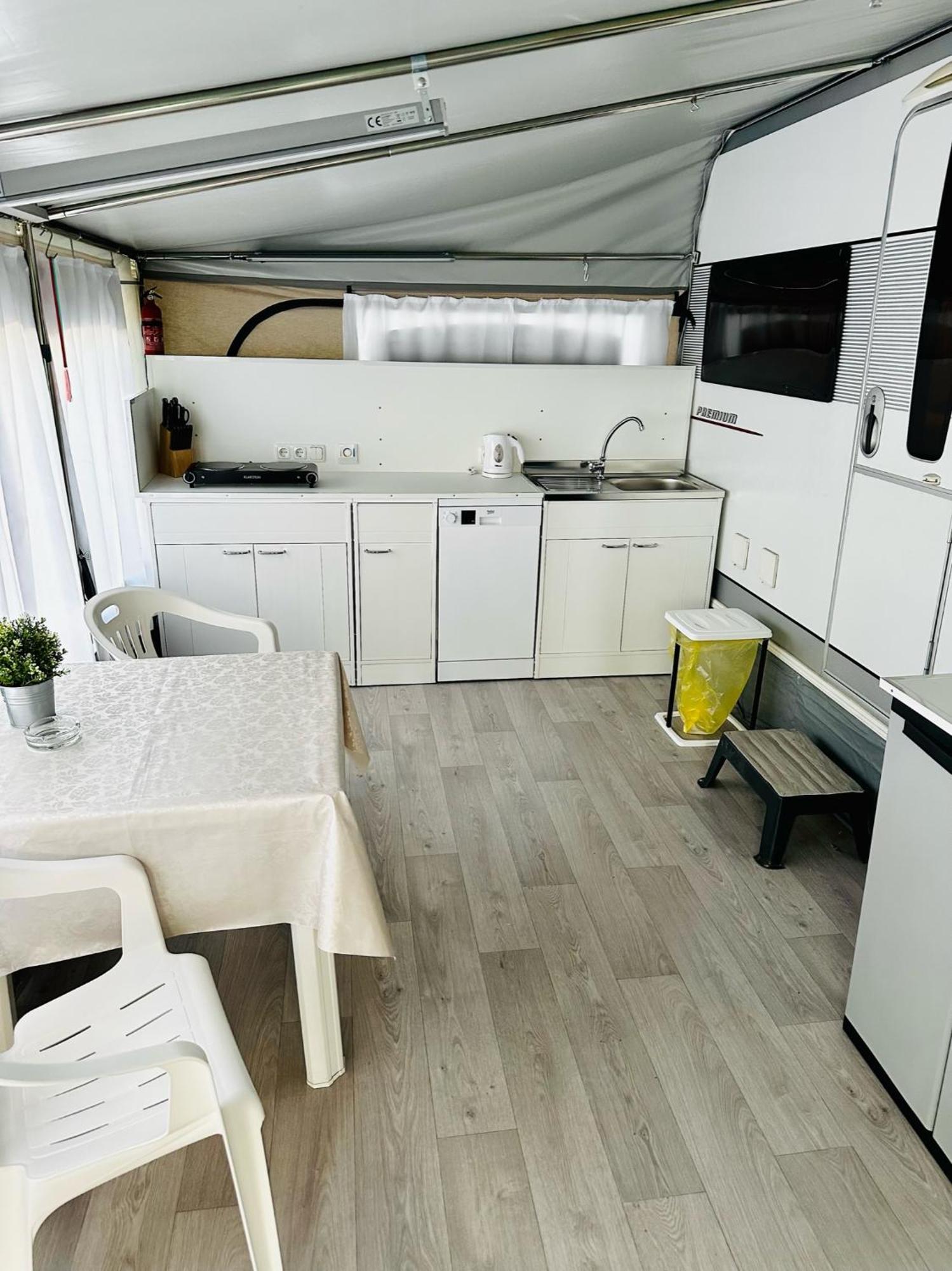 מלון קוואלינו-טראפורטי Ps-Caravaning Auf Union Lido - Wohnwagenvermietung מראה חיצוני תמונה