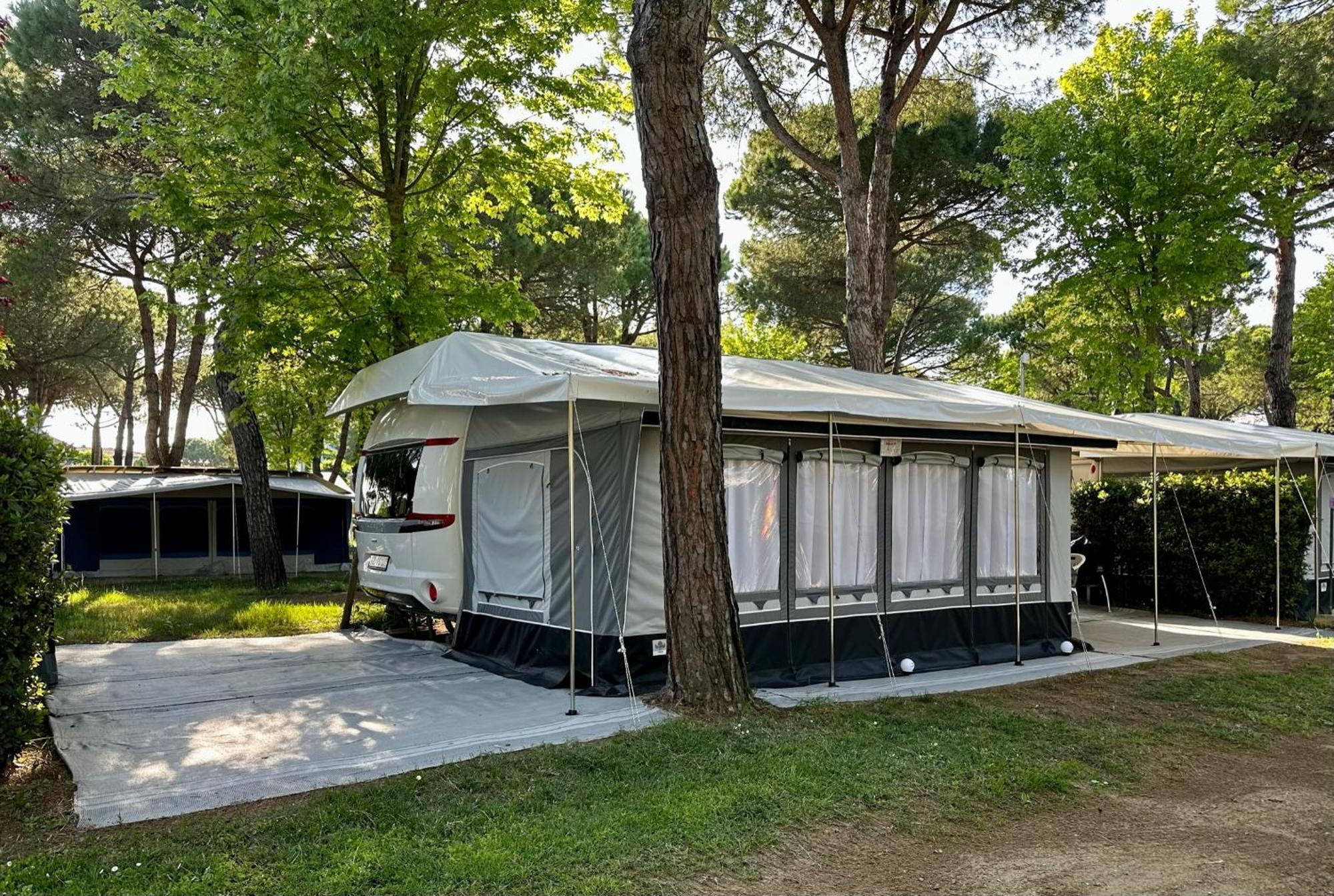 מלון קוואלינו-טראפורטי Ps-Caravaning Auf Union Lido - Wohnwagenvermietung מראה חיצוני תמונה